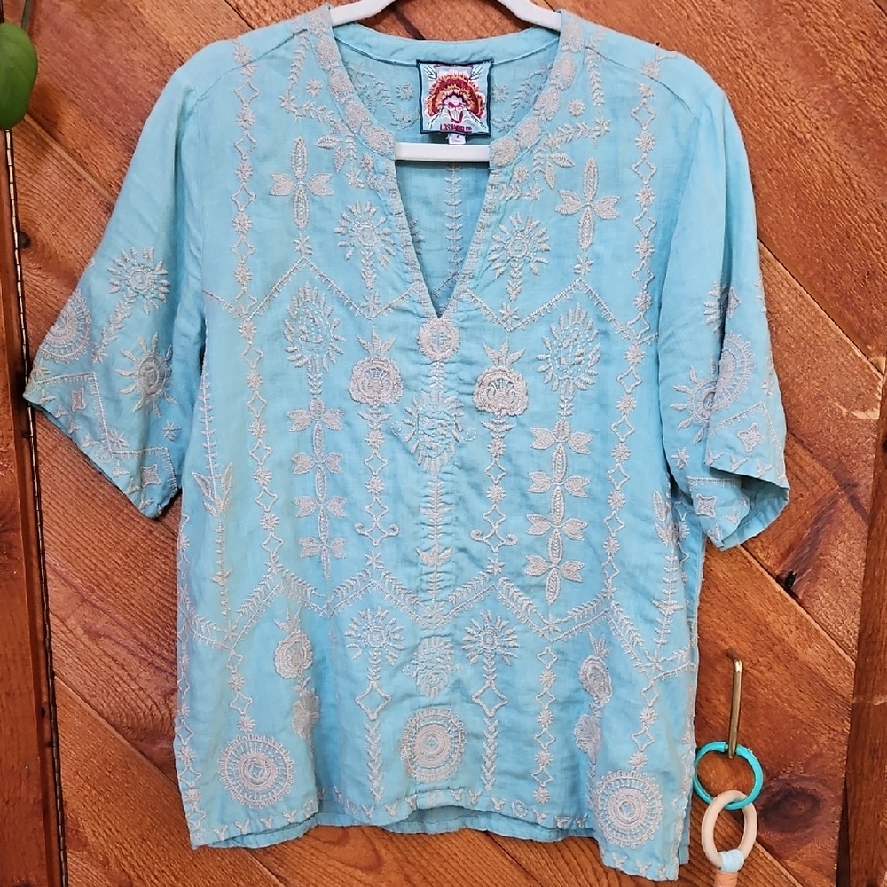Johnny Was Light Blue Linen Embroidered Blouse Small